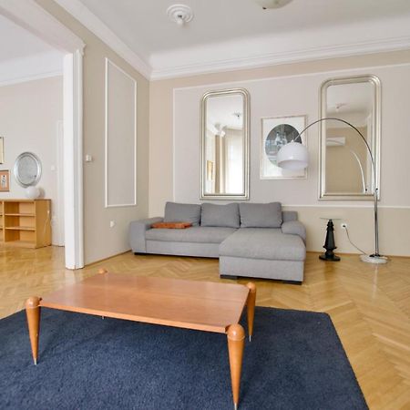 Standard Apartment By Hi5 - Kecskemeti Street Suite Budapest Exterior foto